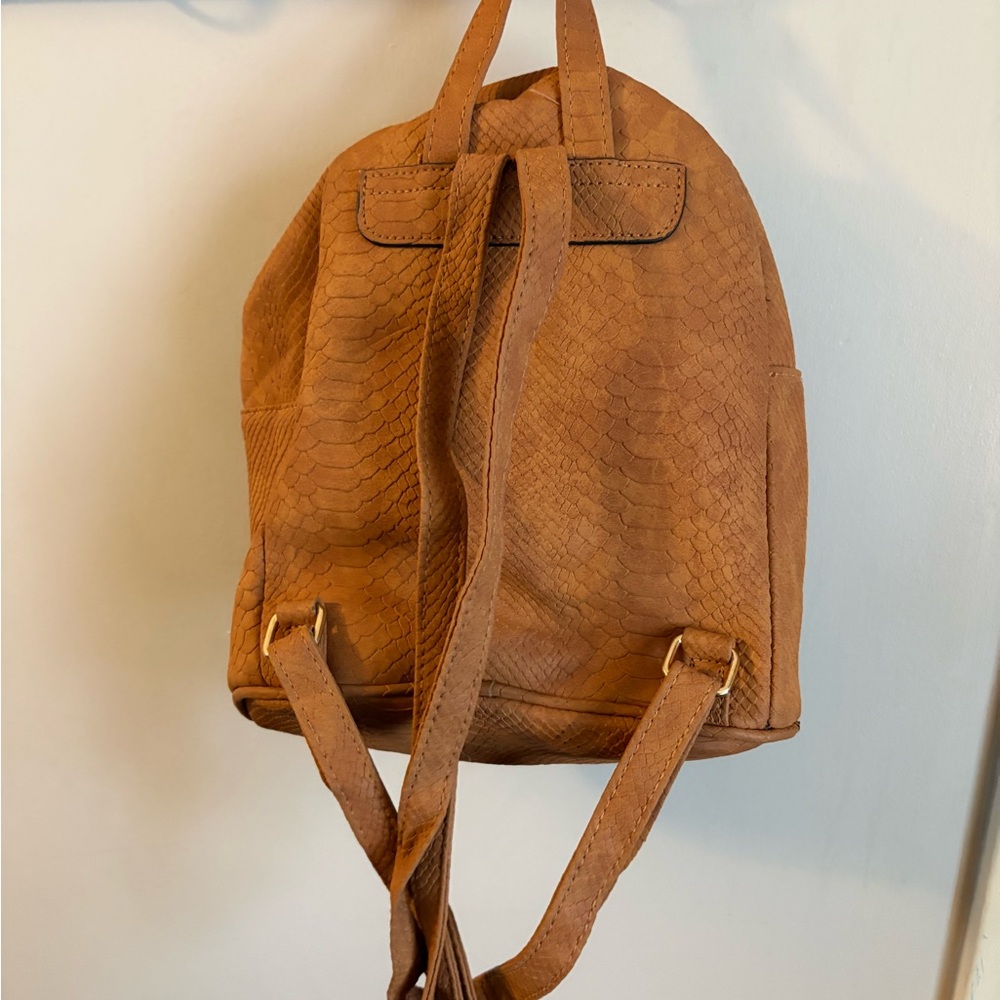 Primark Brown Textured Backpack - Picture 2 of 2